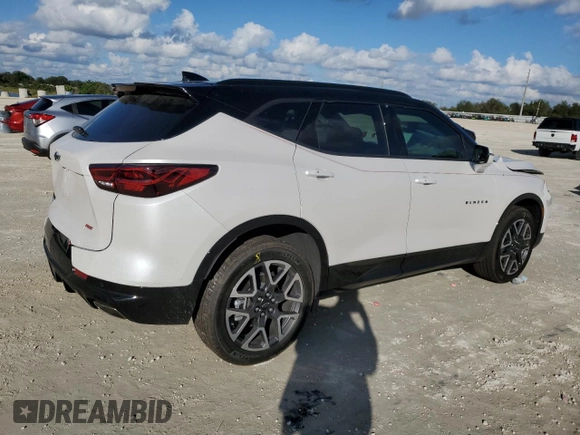2025 Chevrolet Blazer RS z VIN 3GNKBERS9SS115056, wystawiony jako Copart lot #87266304 z przebiegiem 916 mil mil oraz Szkoda całkowita • Salvage title. Historia ofert i sprzedaży dostępna na DreamBid. Obrazek 3.