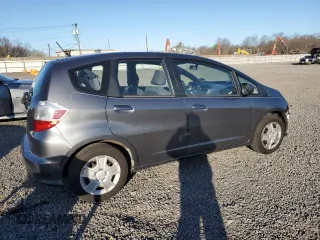 2013 Honda Fit with VIN JHMGE8H39DC060147, listed as a Copart auction lot 47957915 with 72,484 mi miles and Salvage Title. Bid and sale history available at carsss.com. Image 3.