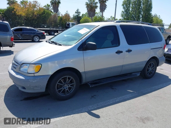 2001 Toyota Sienna LE with VIN 4T3ZF13C91U384987, listed as a IAAI auction lot 42531543 with 265,280 mi miles and . Bid and sale history available at DreamBid. Image 2.