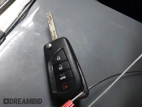 2020 Toyota Camry SE z VIN 4T1G11AK7LU302329, wystawiony jako IAAI lot #42148649 z przebiegiem 46 053 mil mil oraz . Historia ofert i sprzedaży dostępna na DreamBid. Obrazek 11.