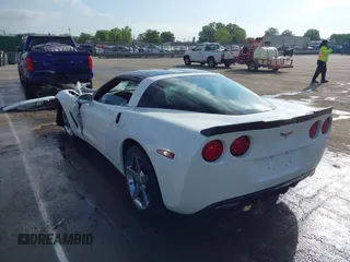 2007 Chevrolet Corvette z VIN 1G1YY26U675123275, wystawiony jako IAAI lot #42142250 z przebiegiem Nie podano mil oraz . Historia ofert i sprzedaży dostępna na DreamBid. Obrazek 3.