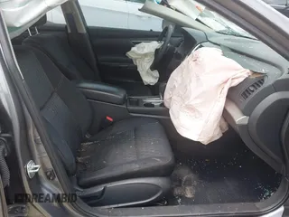 2017 Nissan Altima SR z VIN 1N4AL3AP7HC499114, wystawiony jako IAAI lot #42125261 z przebiegiem 141 153 mil mil oraz . Historia ofert i sprzedaży dostępna na DreamBid. Obrazek 5.