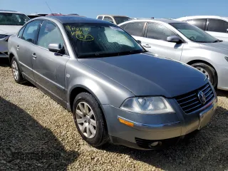 2003 Volkswagen Passat z VIN WVWPH23B03P338896, wystawiony jako Copart lot #74698014 z przebiegiem Nie podano mil oraz Nie do naprawy • Non repairable. Historia ofert i sprzedaży dostępna na DreamBid. Obrazek 4.