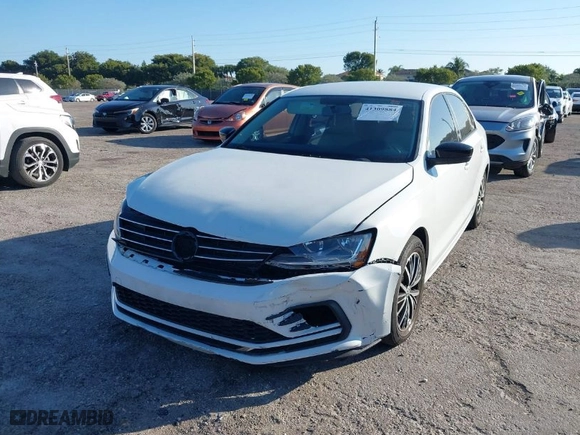 2018 Volkswagen Jetta 1.4T SE with VIN 3VWDB7AJXJM225016, listed as a IAAI auction lot 41309884 with 57,773 mi miles. Bid and sale history available at carsss.com. Image 6.