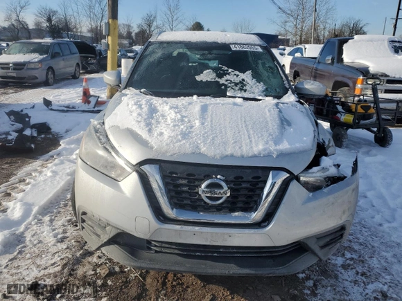 2019 Nissan Kicks SV with VIN 3N1CP5CU1KL552250, listed as a Copart auction lot 41862055 with 81,420 mi miles and Salvage Title. Bid and sale history available at carsss.com. Image 5.