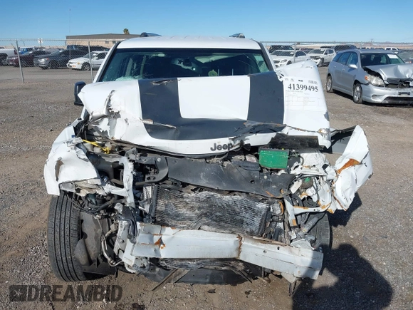 2017 Jeep Patriot 75th Anniversary with VIN 1C4NJRBBXHD170327, listed as a IAAI auction lot 41399495 with Not Provided miles and . Bid and sale history available at carsss.com. Image 12.