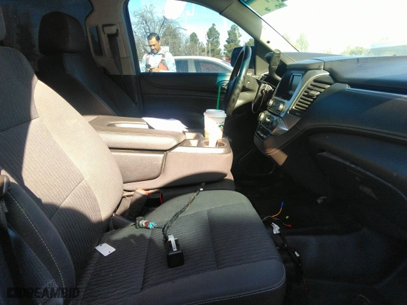 2017 Chevrolet Tahoe Commercial with VIN 1GNLCDEC0HR223538, listed as a IAAI auction lot 41501555 with 105,031 mi miles. Bid and sale history available at carsss.com. Image 5.
