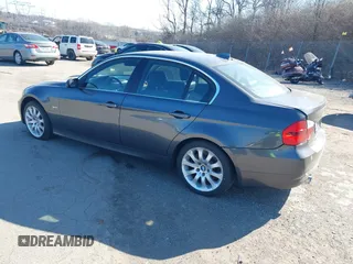 2007 BMW 3 Series 335i z VIN WBAVB73587PA85977, wystawiony jako IAAI lot #41668699 z przebiegiem 172 485 mil mil oraz . Historia ofert i sprzedaży dostępna na DreamBid. Obrazek 3.