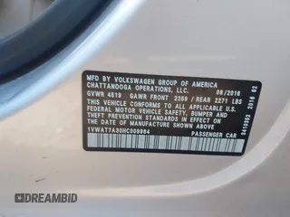 2017 Volkswagen Passat S z VIN 1VWAT7A30HC009964, wystawiony jako IAAI lot #42181146 z przebiegiem 118 855 mil mil oraz . Historia ofert i sprzedaży dostępna na DreamBid. Obrazek 9.