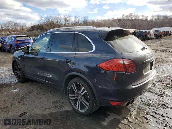 2012 Porsche Cayenne Turbo z VIN WP1AC2A29CLA83629, wystawiony jako Copart lot #83067994 z przebiegiem Nie podano mil oraz Szkoda całkowita • Salvage title. Historia ofert i sprzedaży dostępna na DreamBid. Obrazek 2.