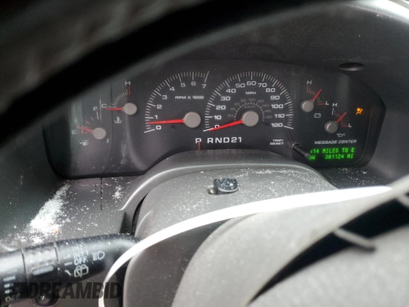 2004 Ford Expedition Special Service with VIN 1FMPU15L74LB58881, listed as a Copart auction lot 42565265 with 301,124 mi miles and Non Repairable. Bid and sale history available at carsss.com. Image 9.