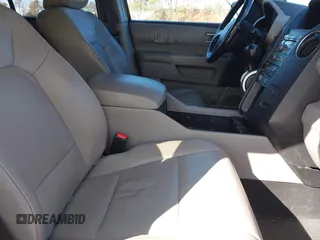 2009 Honda Pilot EX-L with VIN 5FNYF48569B025993, listed as a IAAI auction lot 41746444 with 194,539 mi miles. Bid and sale history available at carsss.com. Image 5.
