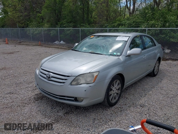2007 Toyota Avalon XL z VIN 4T1BK36B77U198619, wystawiony jako IAAI lot #42204373 z przebiegiem 348 721 mil mil oraz . Historia ofert i sprzedaży dostępna na DreamBid. Obrazek 17.