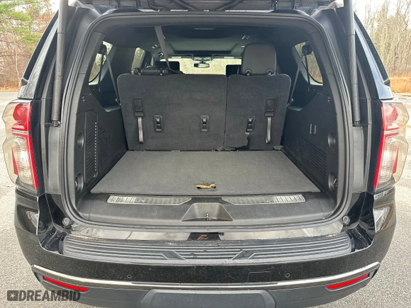 2021 Chevrolet Suburban RST with VIN 1GNSKEKD7MR480448, listed as a Copart auction lot 87133214 with 279,191 mi miles and Clean Title. Bid and sale history available at carsss.com. Image 14.