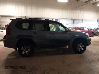 2004 Lexus GX 470 with VIN JTJBT20X540056639, listed as a IAAI auction lot 41744622 with 228,326 mi miles. Bid and sale history available at carsss.com. Image 13.