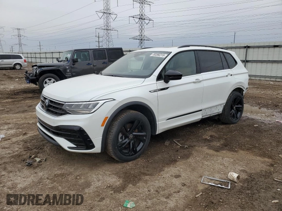 2024 Volkswagen Tiguan SE R-Line Black z VIN 3VV8B7AX3RM115902, wystawiony jako Copart lot #49396315 z przebiegiem 19 135 mil mil oraz Szkoda całkowita • Salvage title. Historia ofert i sprzedaży dostępna na DreamBid. Obrazek 1.