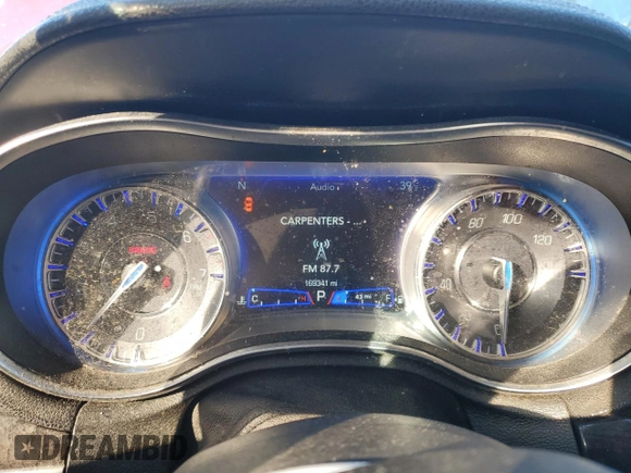 2019 Chrysler 300 Limited with VIN 2C3CCAEG1KH563013, listed as a Copart auction lot 48210235 with 169,341 mi miles and Salvage Title. Bid and sale history available at DreamBid. Image 9.