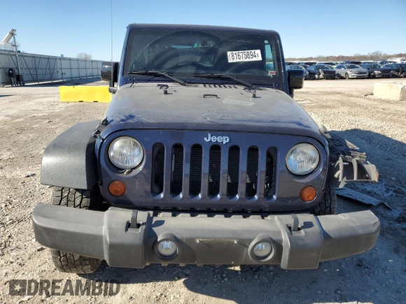 2013 Jeep Wrangler Unlimited Rubicon 10th Anniversary с VIN 1C4HJWFG7DL559539, выставлен на аукционе Copart как лот 81675894 с пробегом 99 425 миль миль и Списание • Salvage title. История ставок и продаж доступна на DreamBid. Изображение 5.
