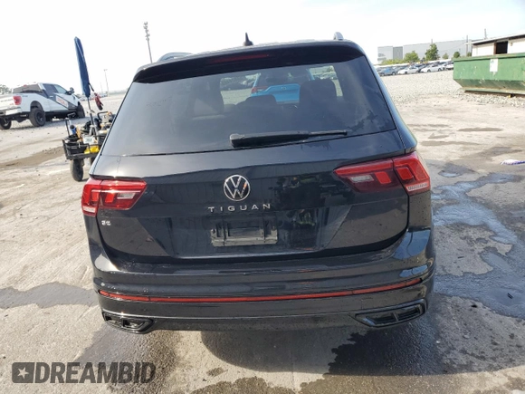 2022 Volkswagen Tiguan SE R-Line Black with VIN 3VVCB7AX9NM099855, listed as a Copart auction lot 53824465 with 31,617 mi miles and Salvage Title. Bid and sale history available at DreamBid. Image 6.
