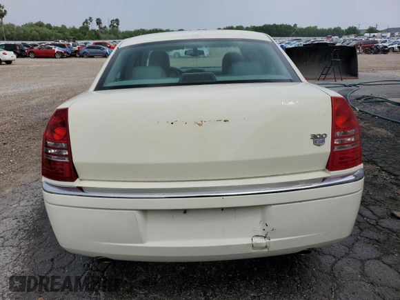 2005 Chrysler 300 with VIN 2C3JA63H95H142411, listed as a Copart auction lot 50997325 with 181,958 mi miles and Clean Title. Bid and sale history available at carsss.com. Image 6.