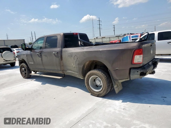 2020 Ram 3500 Tradesman z VIN 3C63RRGL3LG241856, wystawiony jako Copart lot #59517925 z przebiegiem 195 146 mil mil oraz Czysty tytuł • Clean title. Historia ofert i sprzedaży dostępna na DreamBid. Obrazek 2.