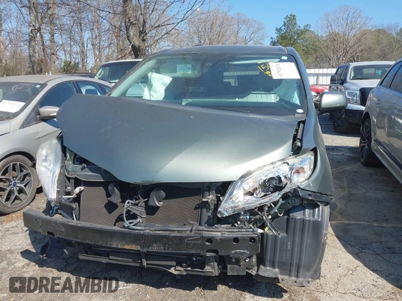 2018 Toyota Sienna XLE Auto Access Seat with VIN 5TDYZ3DC6JS931549, listed as a IAAI auction lot 41792676 with 115,673 mi miles. Bid and sale history available at carsss.com. Image 12.