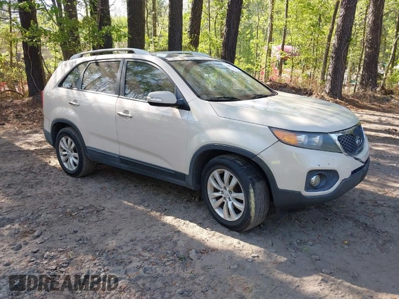 2011 Kia Sorento EX with VIN 5XYKU4A27BG011773, listed as a IAAI auction lot 42085204 with 292,692 mi miles. Bid and sale history available at carsss.com. Image 1.