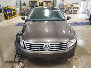 2013 Volkswagen CC Executive z VIN WVWGU7AN2DE530985, wystawiony jako Copart lot #48501095 z przebiegiem Nie podano mil oraz Czysty tytuł • Clean title. Historia ofert i sprzedaży dostępna na DreamBid. Obrazek 5.