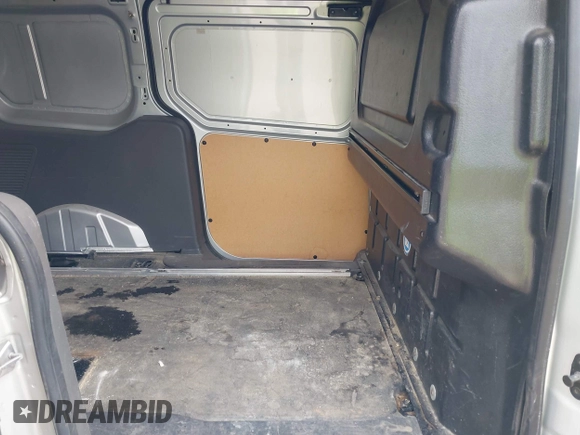 2019 Ford Transit Connect XLT z VIN NM0LS7F25K1410117, wystawiony jako IAAI lot #41902998 z przebiegiem 80 075 mil mil oraz . Historia ofert i sprzedaży dostępna na DreamBid. Obrazek 8.