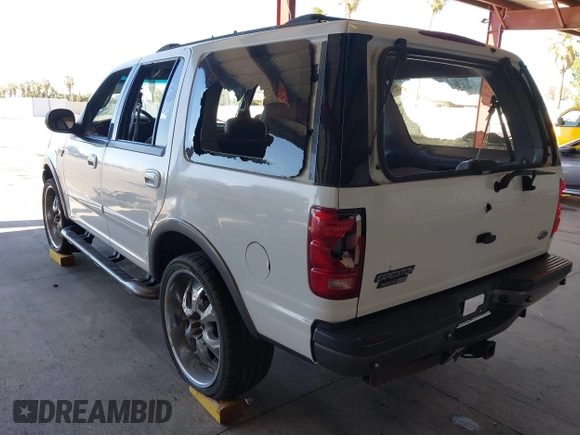 2000 Ford Expedition Special Service with VIN 1FMFU16L9YLC21365, listed as a IAAI auction lot 42544774 with 180,117 mi miles and . Bid and sale history available at DreamBid. Image 3.
