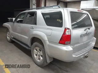 2008 Toyota 4Runner SR5 with VIN JTEZU14R58K011954, listed as a IAAI auction lot 41750443 with 262,787 mi miles. Bid and sale history available at carsss.com. Image 3.