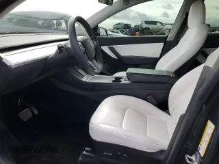 2021 Tesla Model Y Long Range with VIN 5YJYGDEE5MF269466, listed as a Copart auction lot 45603795 with 70,924 mi miles and Salvage Title. Bid and sale history available at DreamBid. Image 7.