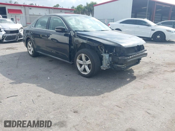 2014 Volkswagen Passat S z VIN 1VWAT7A30EC041728, wystawiony jako IAAI lot #42102295 z przebiegiem 94 768 mil mil oraz . Historia ofert i sprzedaży dostępna na DreamBid. Obrazek 1.