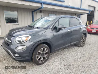 2017 FIAT 500X Urbana Edition z VIN ZFBCFXCB6HP624084, wystawiony jako Copart lot #56368825 z przebiegiem 137 406 mil mil oraz Szkoda całkowita • Salvage title. Historia ofert i sprzedaży dostępna na DreamBid. Obrazek 1.