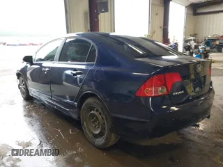 2008 Honda Civic LX z VIN 1HGFA16578L008138, wystawiony jako IAAI lot #42246207 z przebiegiem 152 247 mil mil oraz . Historia ofert i sprzedaży dostępna na DreamBid. Obrazek 3.