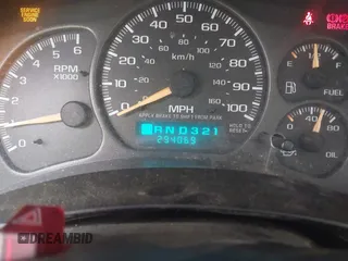 2002 GMC Yukon SLT with VIN 1GKEK13Z72R215930, listed as a IAAI auction lot 42024342 with 294,069 mi miles. Bid and sale history available at carsss.com. Image 7.