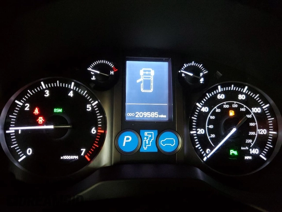 2016 Lexus GX 460 z VIN JTJBM7FX7G5124092, wystawiony jako Copart lot #57300685 z przebiegiem 209 585 mil mil oraz Tytuł czysty. Historia ofert i sprzedaży dostępna na DreamBid. Obrazek 9.