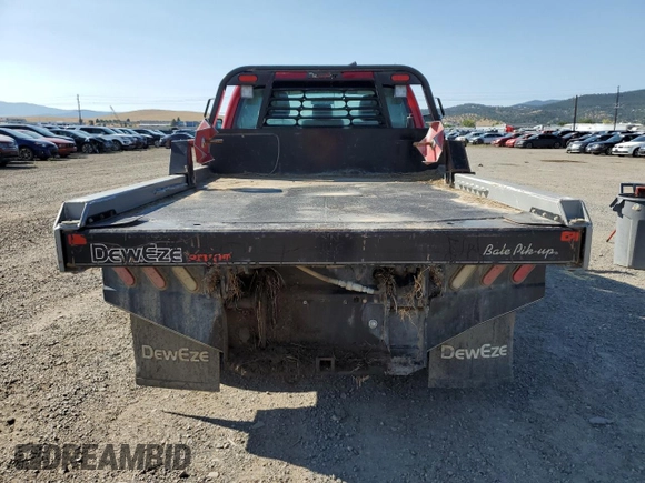 2015 Ford F-350 XL with VIN 1FTRF3B65FEA48534, listed as a Copart auction lot 68135964 with 204,110 mi miles and Salvage title. Bid and sale history available at DreamBid. Image 6.