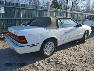 1993 Chrysler LeBaron z VIN 1C3XU4534PF654847, wystawiony jako Copart lot #84391684 z przebiegiem 129 520 mil mil oraz Szkoda całkowita • Salvage title. Historia ofert i sprzedaży dostępna na DreamBid. Obrazek 3.