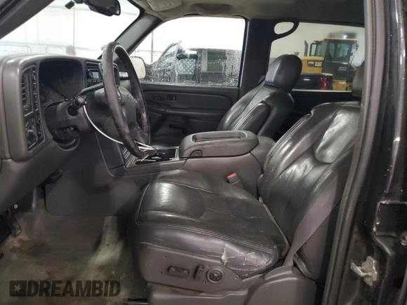 2005 Chevrolet Silverado 1500 LT with VIN 2GCEK13T651243898, listed as a Copart auction lot 45305755 with 209,184 mi miles and Non Repairable. Bid and sale history available at DreamBid. Image 7.