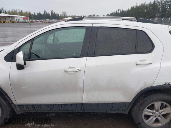 2021 Chevrolet Trax LT with VIN KL7CJPSB9MB331460, listed as a IAAI auction lot 42019002 with 91,135 mi miles. Bid and sale history available at carsss.com. Image 14.
