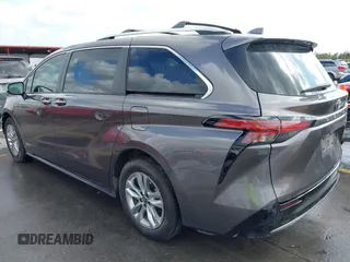 2021 Toyota Sienna Limited with VIN 5TDZRKEC3MS013002, listed as a IAAI auction lot 41068348 with 64,039 mi miles. Bid and sale history available at carsss.com. Image 3.