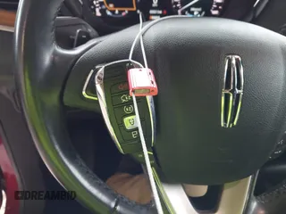 2017 Lincoln MKC Select с VIN 5LMCJ2C96HUL63240, выставлен на аукционе IAAI как лот 42075525 с пробегом 82 057 миль миль и . История ставок и продаж доступна на DreamBid. Изображение 11.