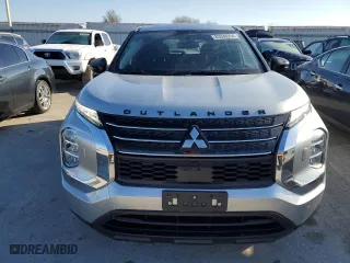 2024 Mitsubishi Outlander ES with VIN JA4J4UA81RZ020474, listed as a Copart auction lot 83088954 with 18,489 mi miles and Salvage Title. Bid and sale history available at carsss.com. Image 5.