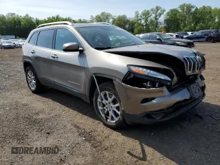 2017 Jeep Cherokee Latitude z VIN 1C4PJMCB3HW602710, wystawiony jako Copart lot #59660665 z przebiegiem 119 158 mil mil oraz Szkoda całkowita • Salvage title. Historia ofert i sprzedaży dostępna na DreamBid. Obrazek 4.