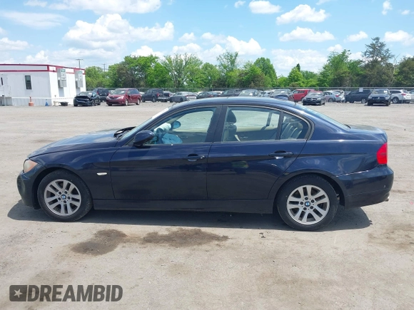 2007 BMW 3 Series 328i with VIN WBAVA33577KX82272, listed as a IAAI auction lot 42175352 with 194,774 mi miles and . Bid and sale history available at DreamBid. Image 14.