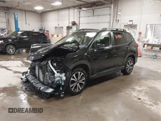 2024 Subaru Forester Limited with VIN JF2SKALC4RH441399, listed as a IAAI auction lot 41009860 with 6,101 mi miles. Bid and sale history available at carsss.com. Image 20.