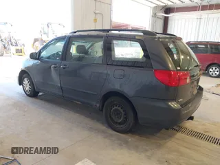 2007 Toyota Sienna CE z VIN 5TDZK23C57S044375, wystawiony jako IAAI lot #42322552 z przebiegiem 394 394 mil mil oraz . Historia ofert i sprzedaży dostępna na DreamBid. Obrazek 3.