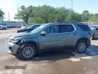 2023 Chevrolet Traverse LT Cloth z VIN 1GNERGKW6PJ110388, wystawiony jako IAAI lot #41922769 z przebiegiem 59 186 mil mil oraz . Historia ofert i sprzedaży dostępna na DreamBid. Obrazek 12.