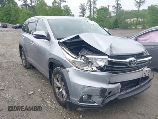 2014 Toyota Highlander XLE z VIN 5TDKKRFH1ES024090, wystawiony jako IAAI lot #42123199 z przebiegiem 58 751 mil mil oraz . Historia ofert i sprzedaży dostępna na DreamBid. Obrazek 1.